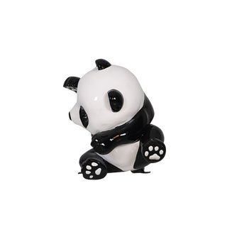Panda Cub, Laying